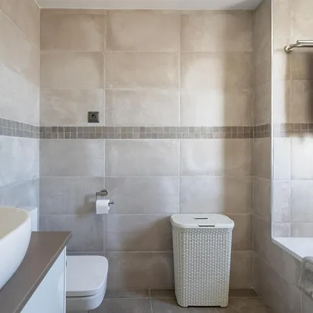 Apartman Stylish 2 Bedroom Penthouse With Breathtaking View Estepona