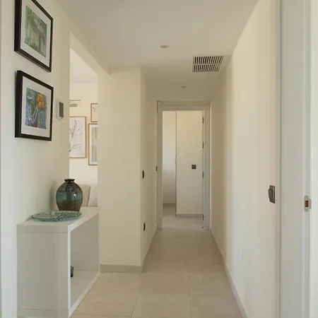 Stylish 2 Bedroom Penthouse With Breathtaking View
