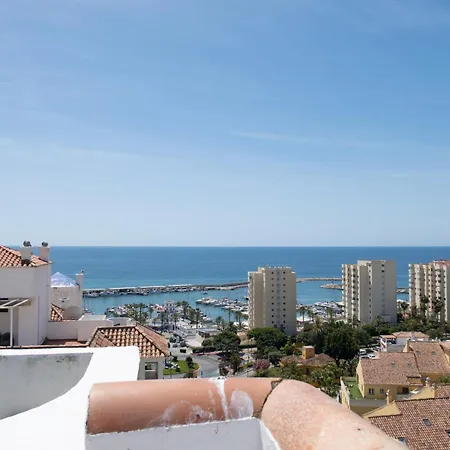 Stylish 2 Bedroom Penthouse With Breathtaking View Apartman *